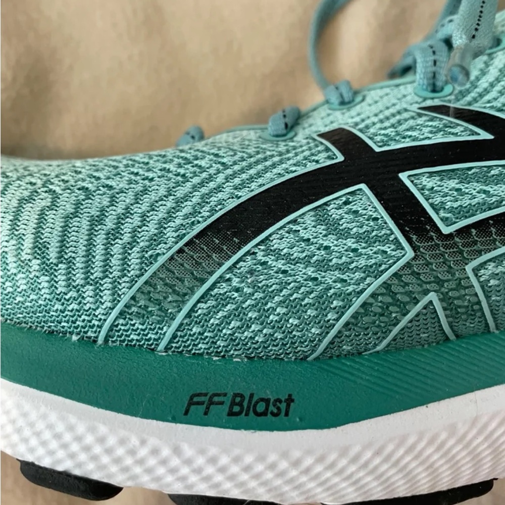 Asics Gel Cumulus 28 Green Athletic Shoes - Picture 4 of 5
